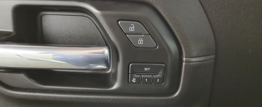 Vehicle image 23 of 41