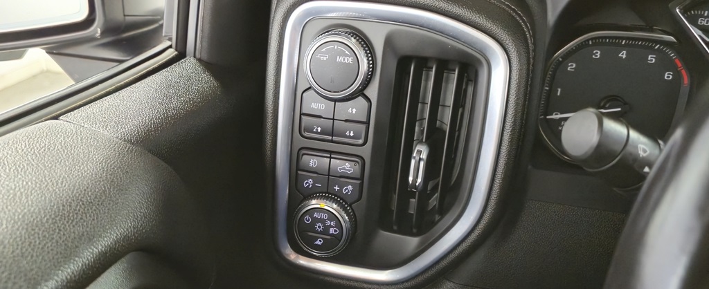 Vehicle image 22 of 41