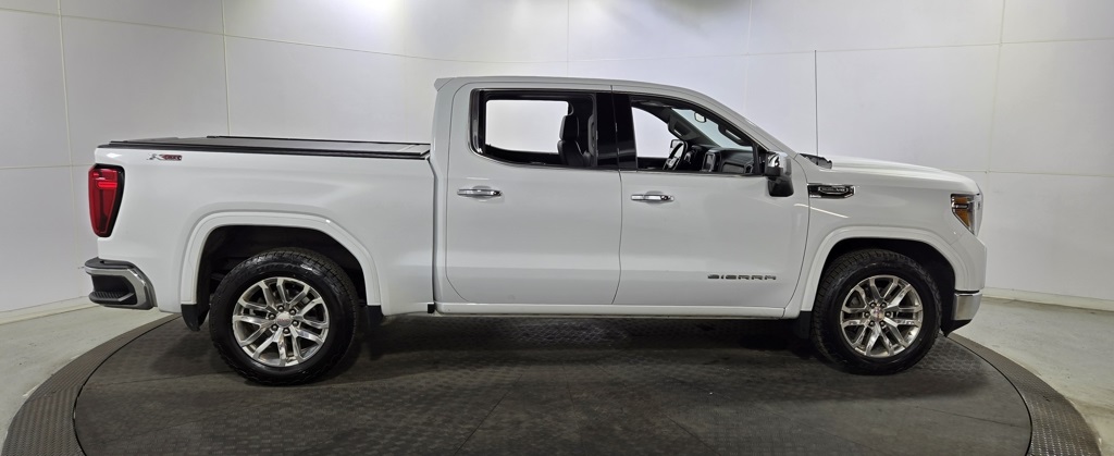 Vehicle image 4 of 41