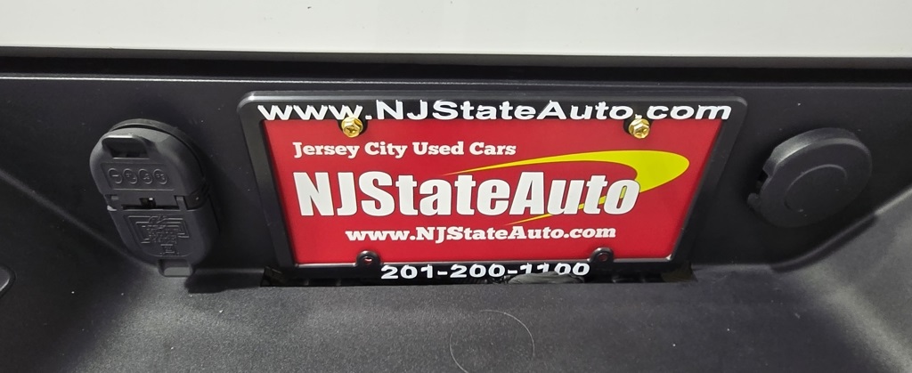 Vehicle image 35 of 41