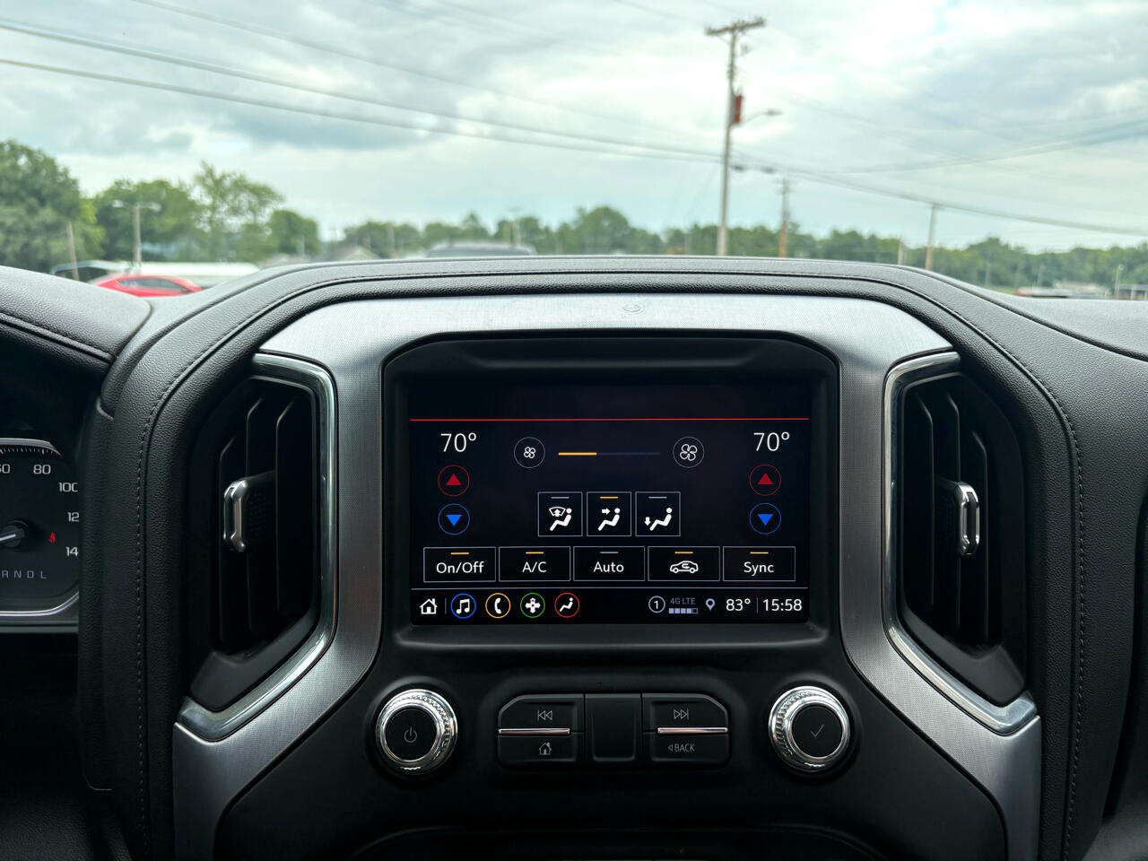 2022 GMC Sierra 2500HD SLE Image 17 of 26