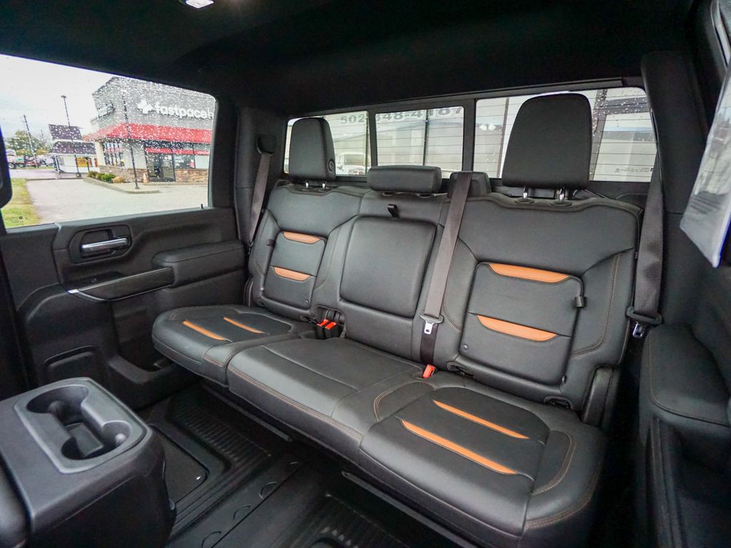 2022 GMC Sierra 2500HD AT4 Image 16 of 41