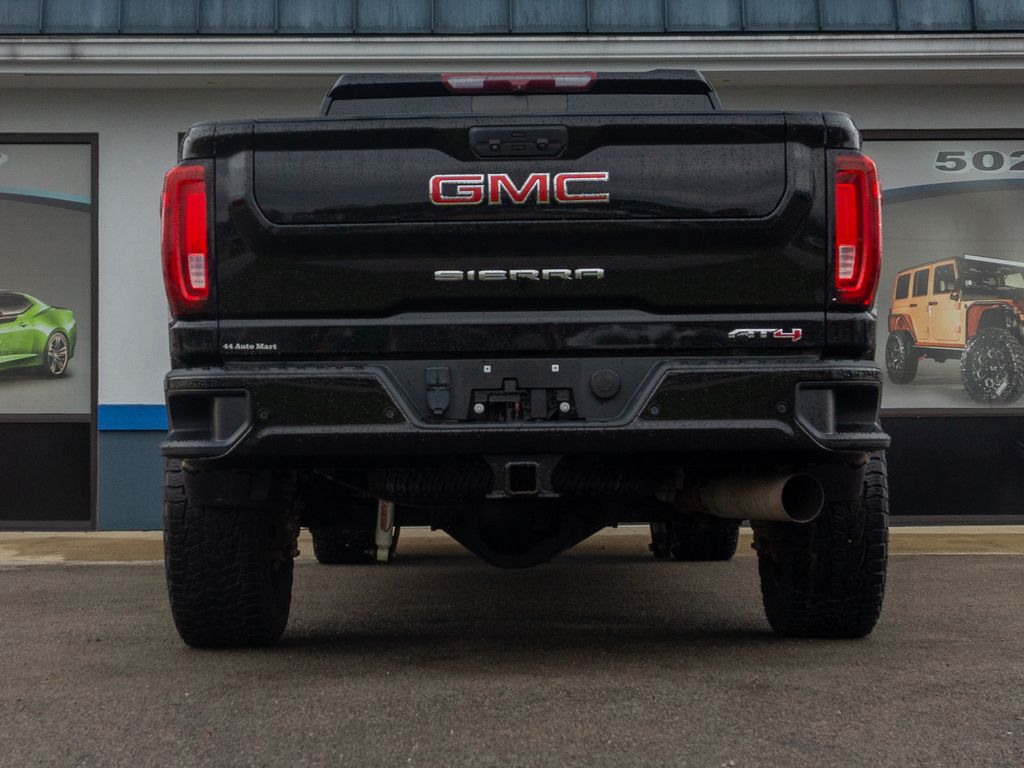 2022 GMC Sierra 2500HD AT4 Image 5 of 41