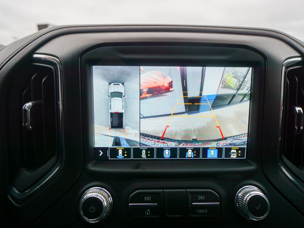 2022 GMC Sierra 2500HD AT4 Image 23 of 41