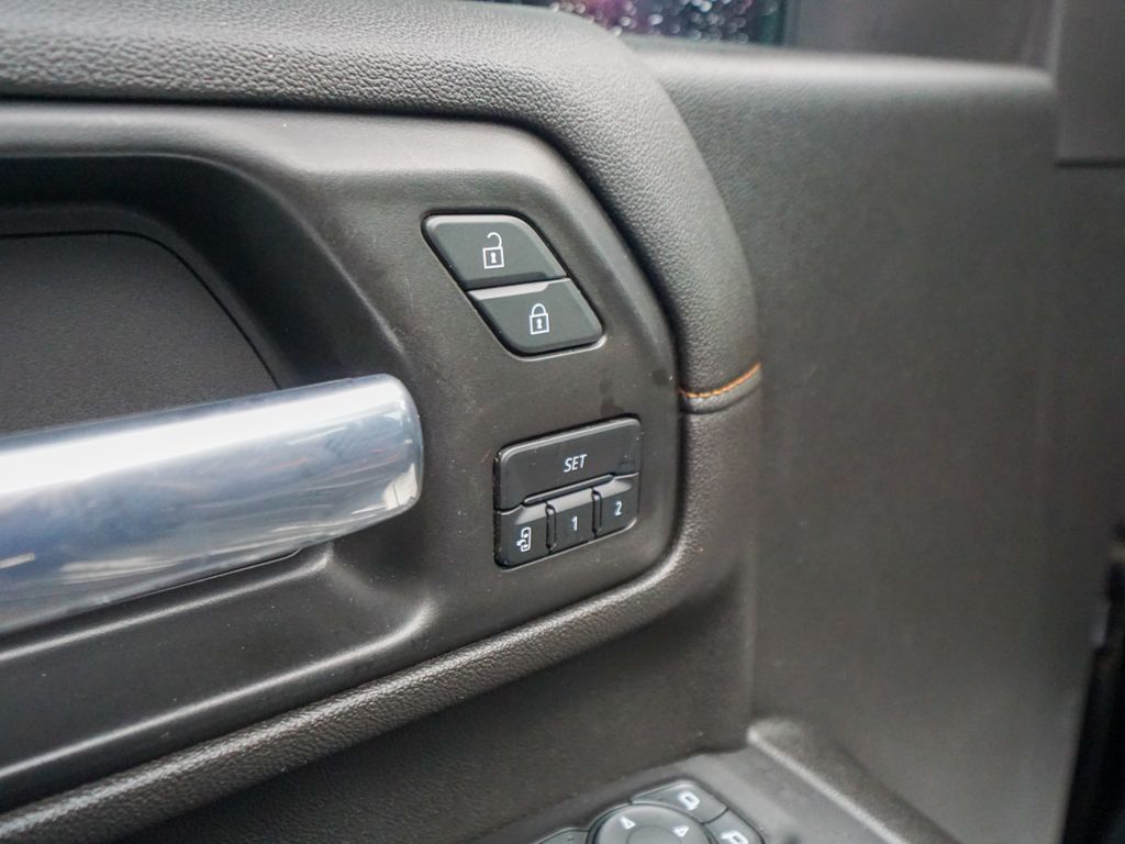 2022 GMC Sierra 2500HD AT4 Image 24 of 41