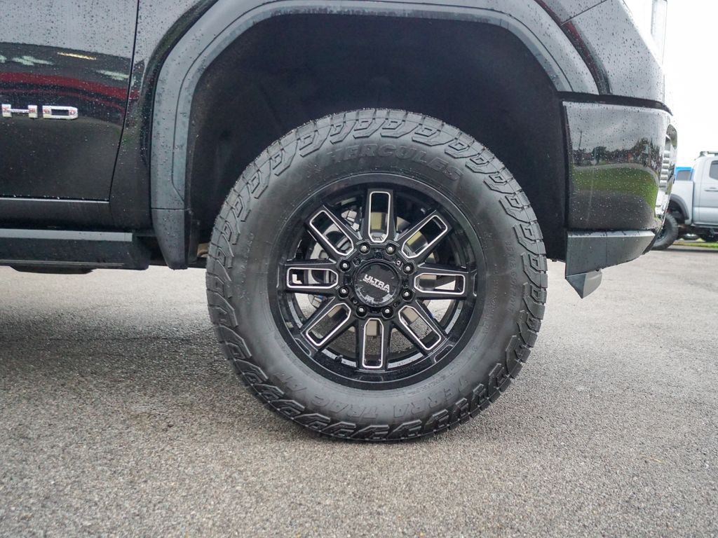 2022 GMC Sierra 2500HD AT4 Image 10 of 41