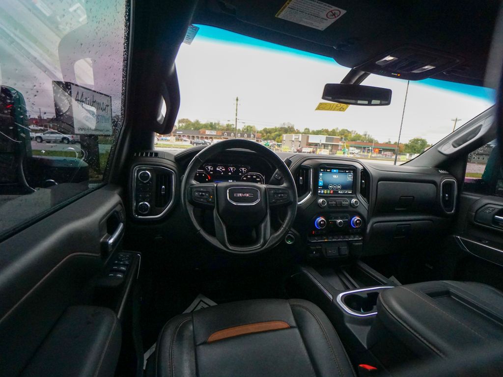 2022 GMC Sierra 2500HD AT4 Image 18 of 41