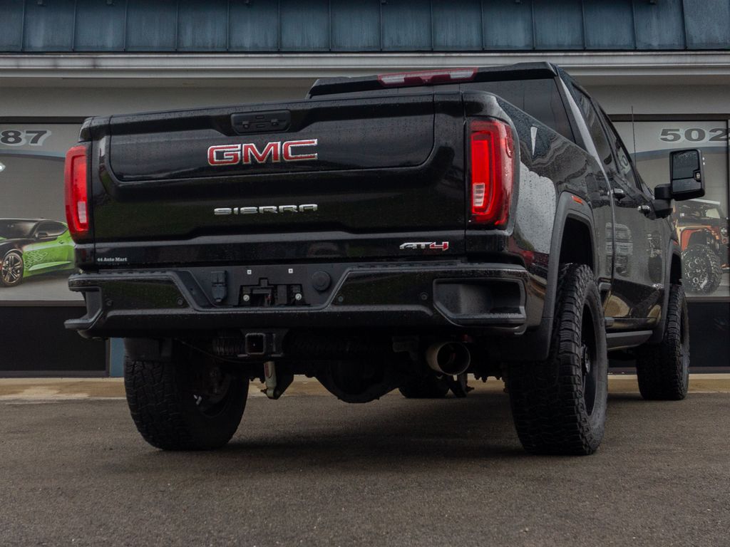 2022 GMC Sierra 2500HD AT4 Image 3 of 41