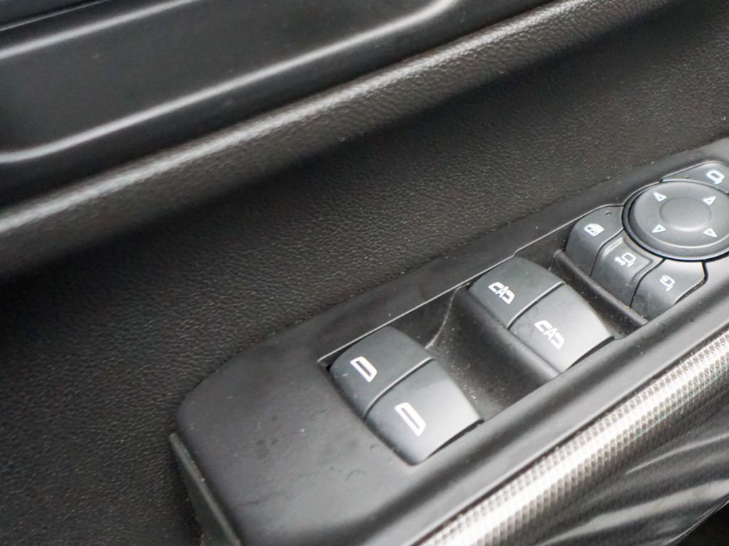 2022 GMC Sierra 2500HD AT4 Image 25 of 41