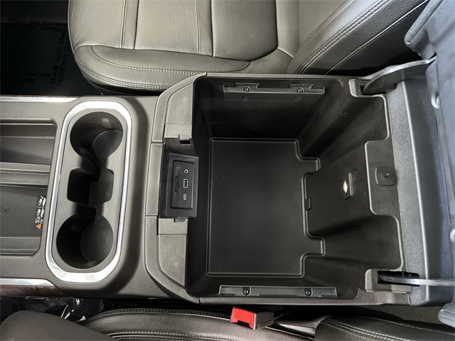 Vehicle image 21 of 29