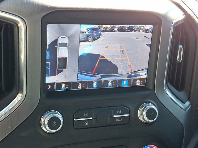 2022 GMC Sierra 2500HD Denali Image 17 of 35