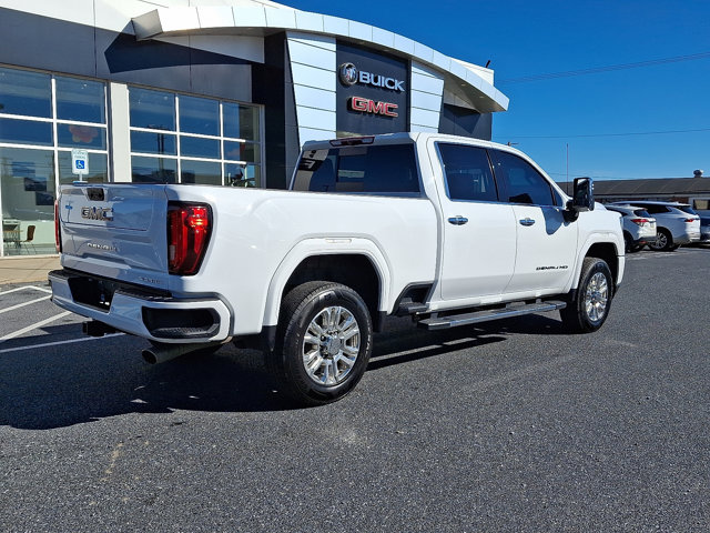 2022 GMC Sierra 2500HD Denali Image 5 of 35