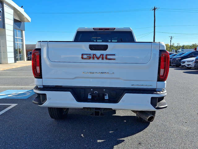 2022 GMC Sierra 2500HD Denali Image 6 of 35