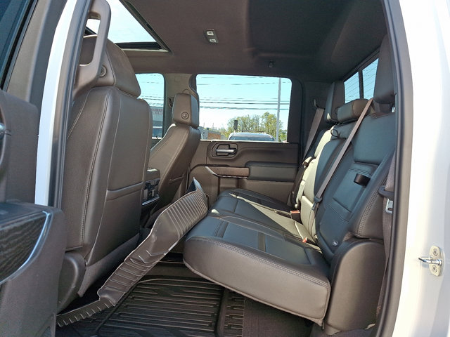 2022 GMC Sierra 2500HD Denali Image 10 of 35