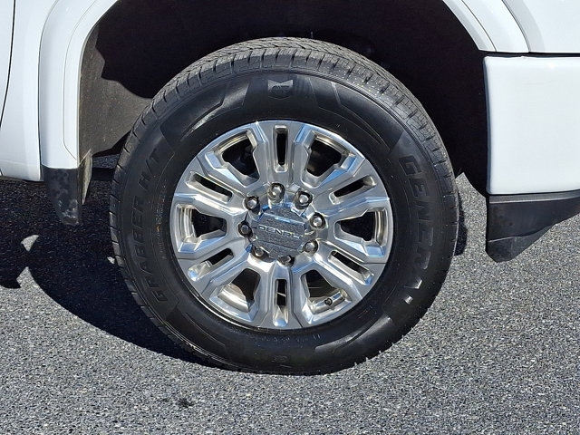 2022 GMC Sierra 2500HD Denali Image 8 of 35