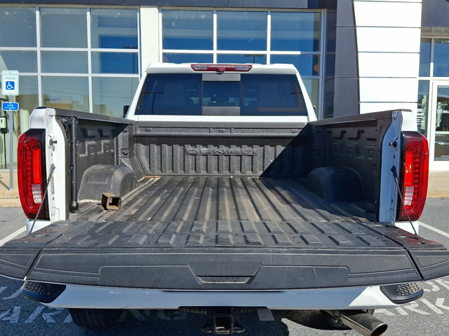 2022 GMC Sierra 2500HD Denali Image 9 of 35