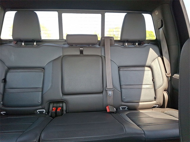 2022 GMC Sierra 2500HD Denali Image 16 of 41