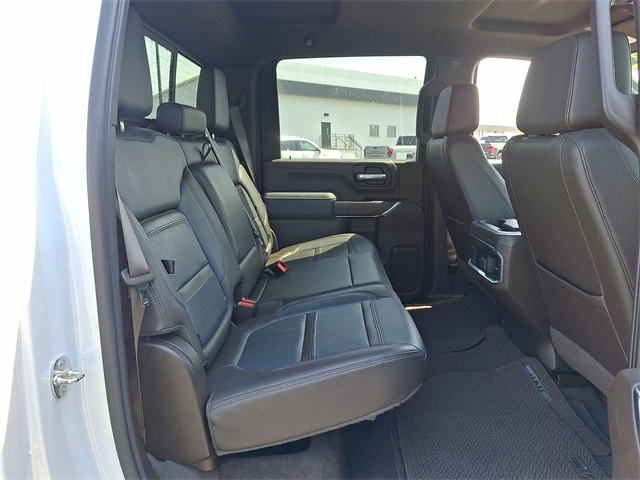 2022 GMC Sierra 2500HD Denali Image 17 of 41