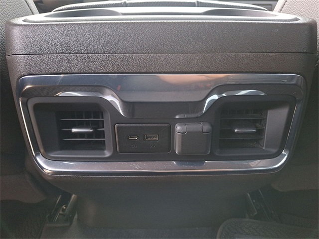 2022 GMC Sierra 2500HD Denali Image 30 of 41