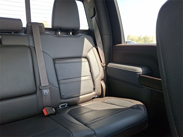 2022 GMC Sierra 2500HD Denali Image 13 of 41