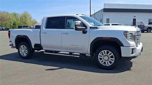 2022 GMC Sierra 2500HD Denali Image 4 of 41