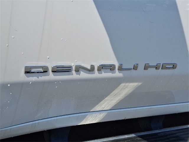 2022 GMC Sierra 2500HD Denali Image 36 of 41