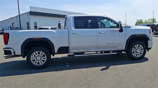 2022 GMC Sierra 2500HD Denali Image 6 of 41