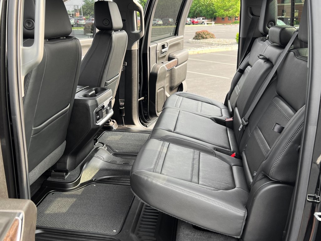 2022 GMC Sierra 2500HD Denali Image 21 of 31