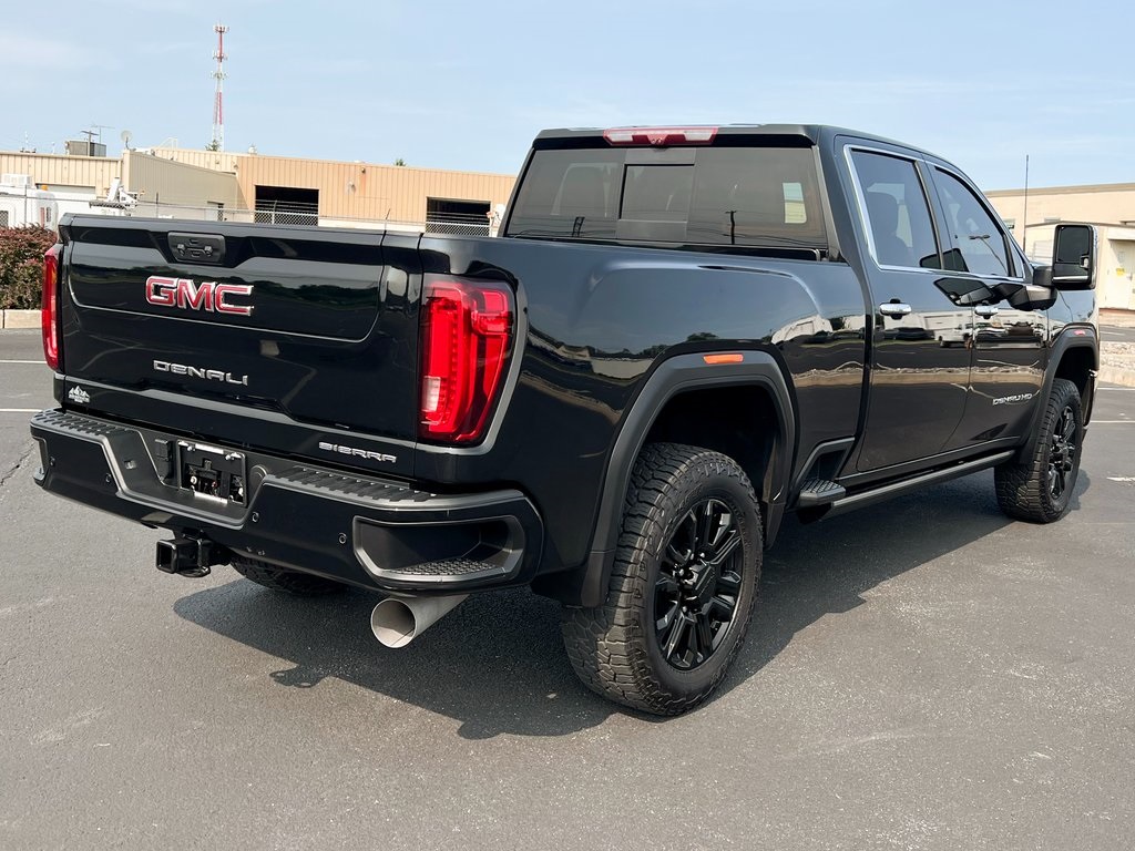 2022 GMC Sierra 2500HD Denali Image 4 of 31