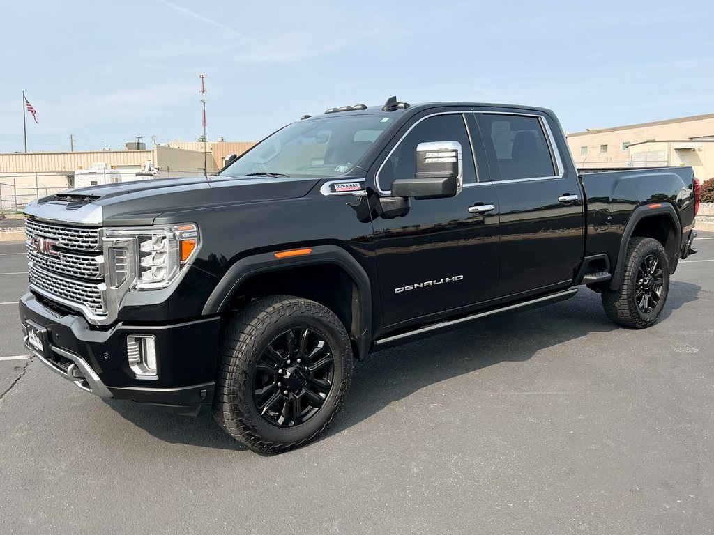2022 GMC Sierra 2500HD Denali Image 1 of 31