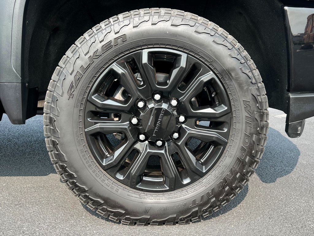 2022 GMC Sierra 2500HD Denali Image 18 of 31