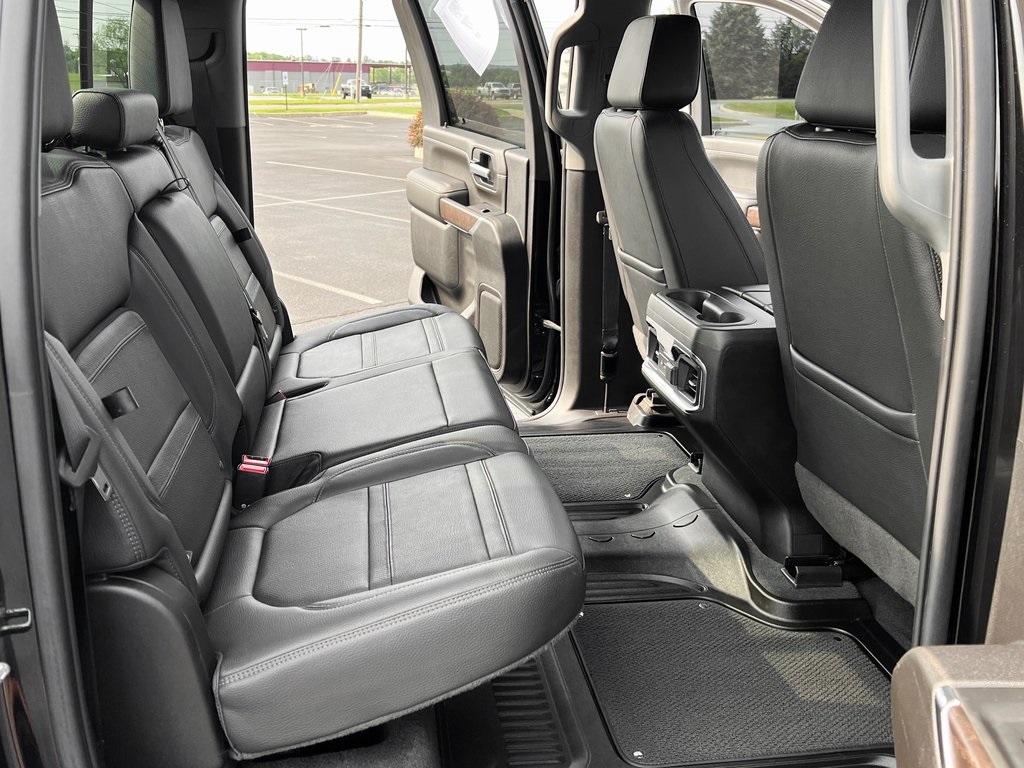 2022 GMC Sierra 2500HD Denali Image 23 of 31