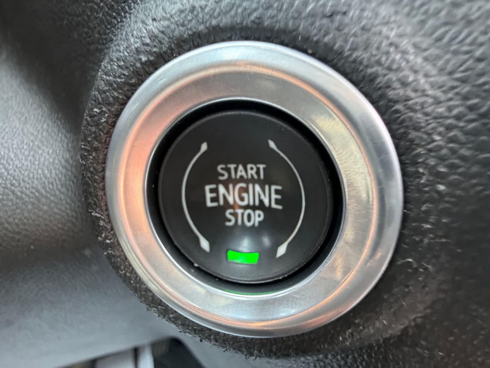 2022 GMC Sierra 2500HD Denali Image 17 of 29