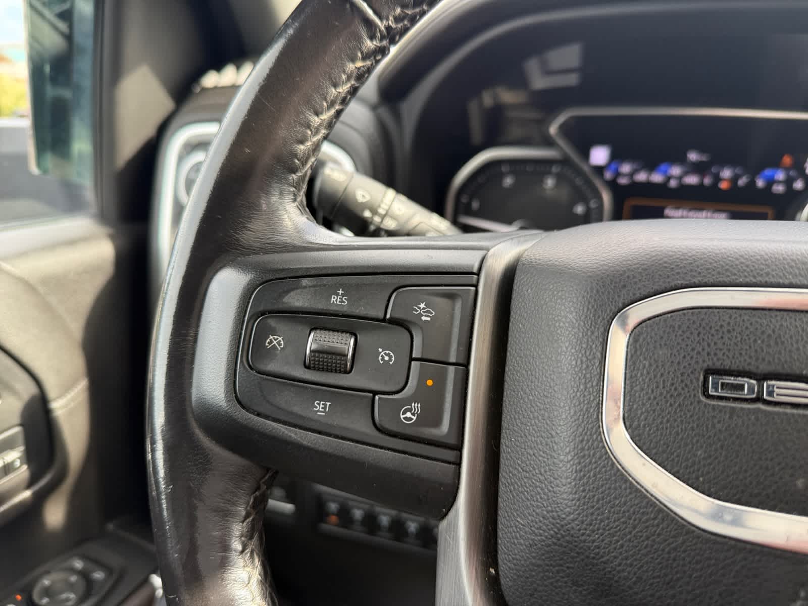 2022 GMC Sierra 2500HD Denali Image 26 of 29