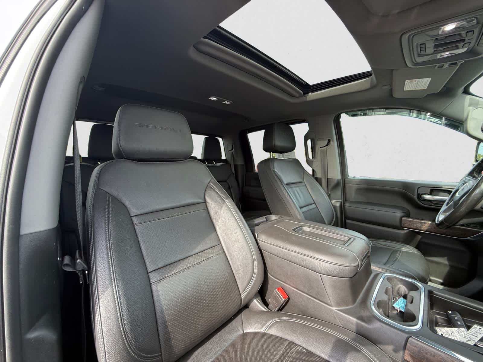 2022 GMC Sierra 2500HD Denali Image 13 of 29