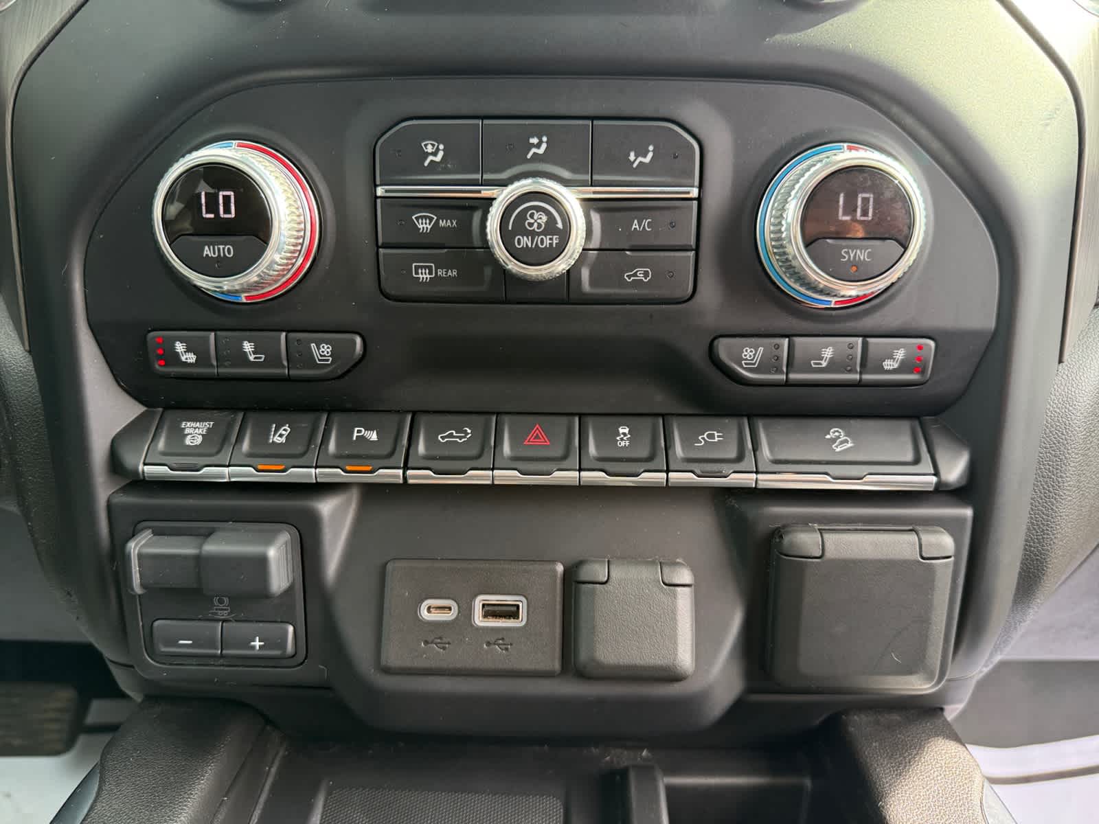 2022 GMC Sierra 2500HD Denali Image 28 of 29