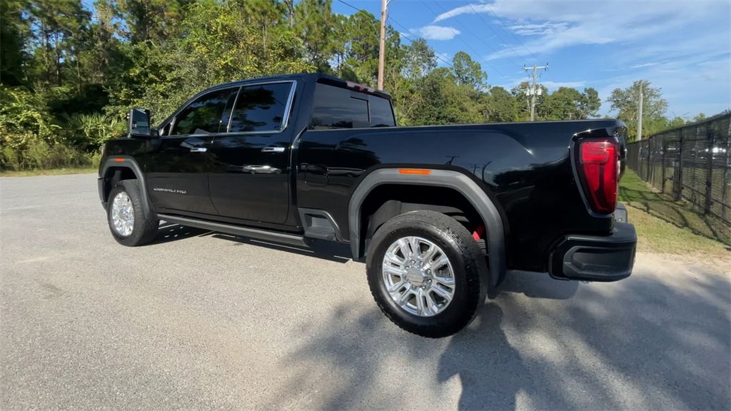 2022 GMC Sierra 2500HD Denali Image 7 of 39