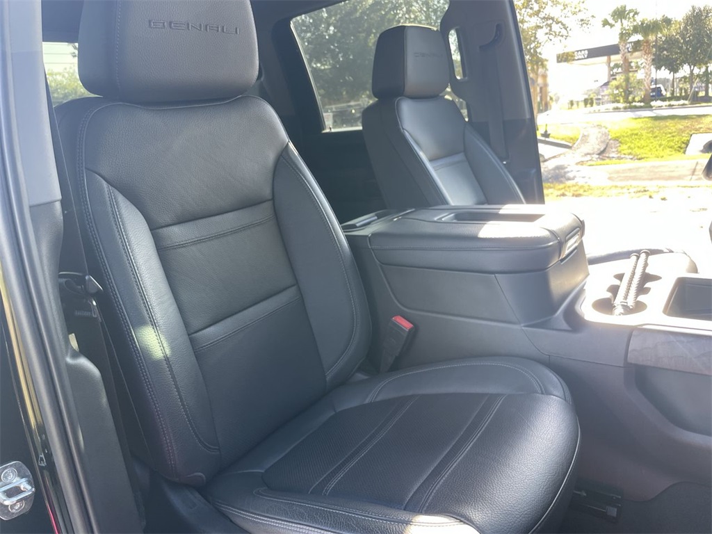 2022 GMC Sierra 2500HD Denali Image 12 of 39