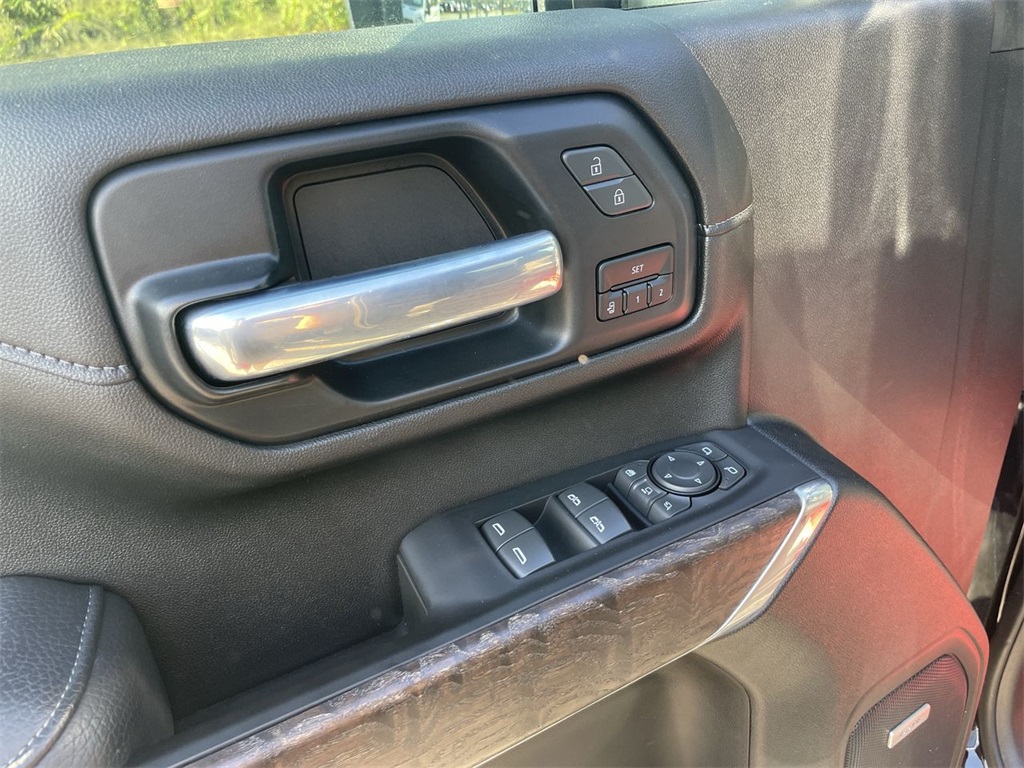2022 GMC Sierra 2500HD Denali Image 29 of 39
