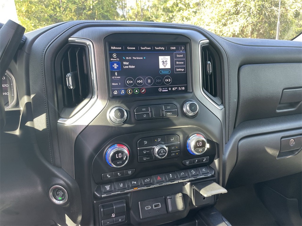 2022 GMC Sierra 2500HD Denali Image 27 of 39