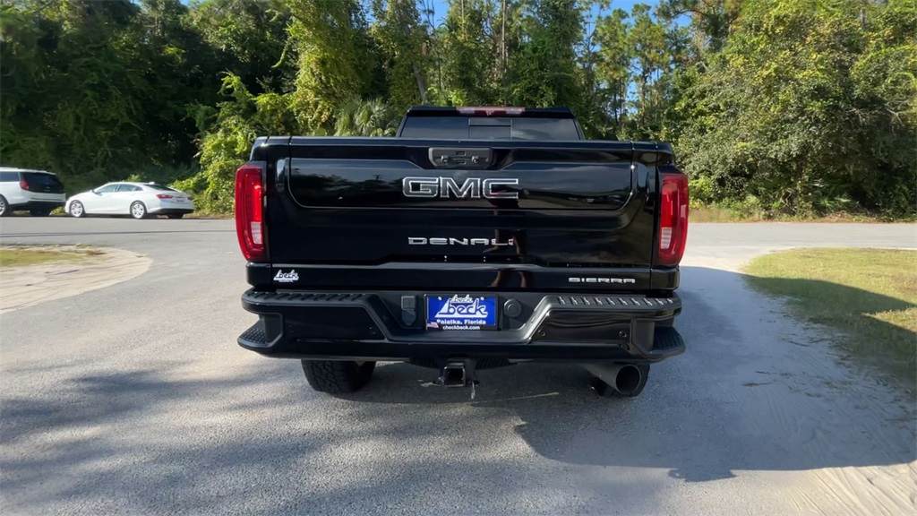 2022 GMC Sierra 2500HD Denali Image 6 of 39