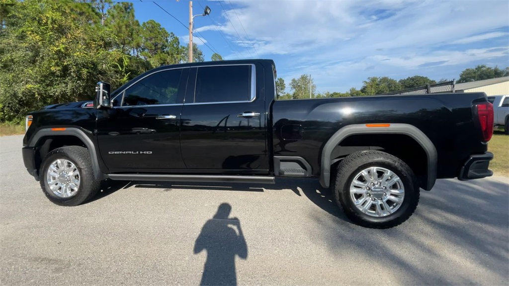 2022 GMC Sierra 2500HD Denali Image 9 of 39