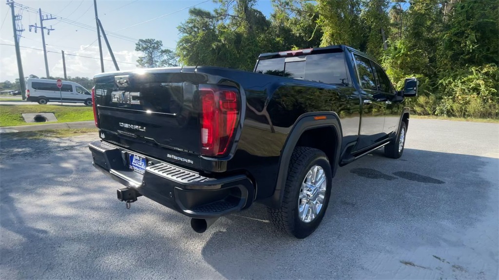 2022 GMC Sierra 2500HD Denali Image 5 of 39