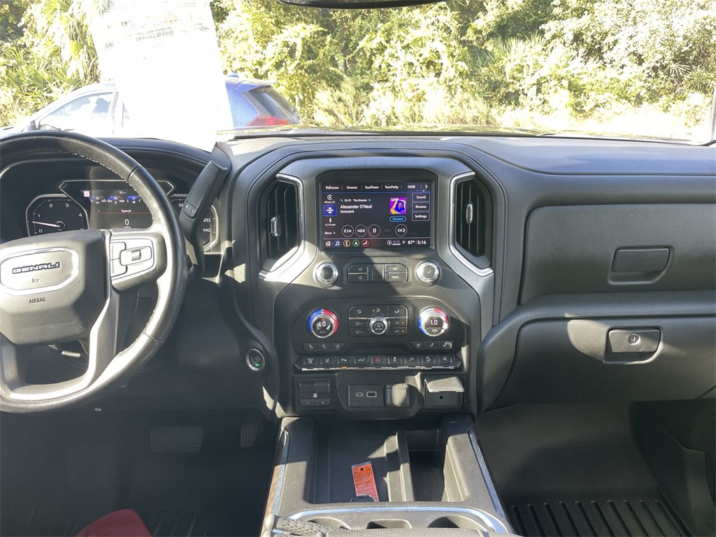 2022 GMC Sierra 2500HD Denali Image 20 of 39