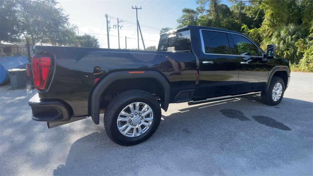 2022 GMC Sierra 2500HD Denali Image 4 of 39