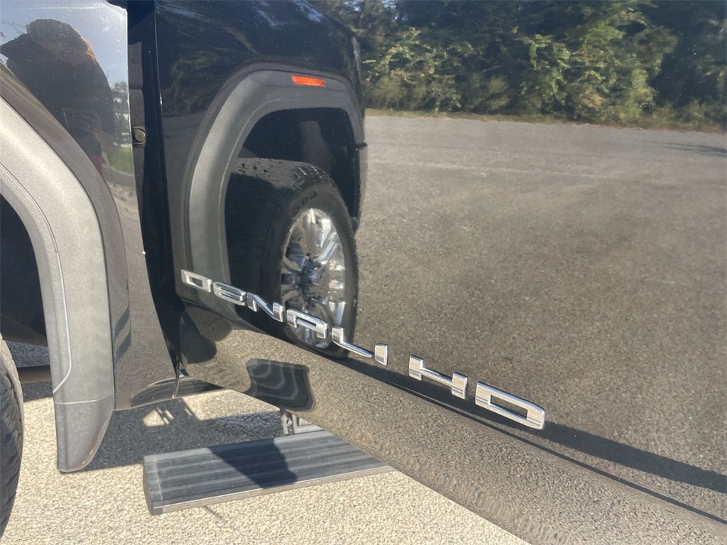 2022 GMC Sierra 2500HD Denali Image 37 of 39