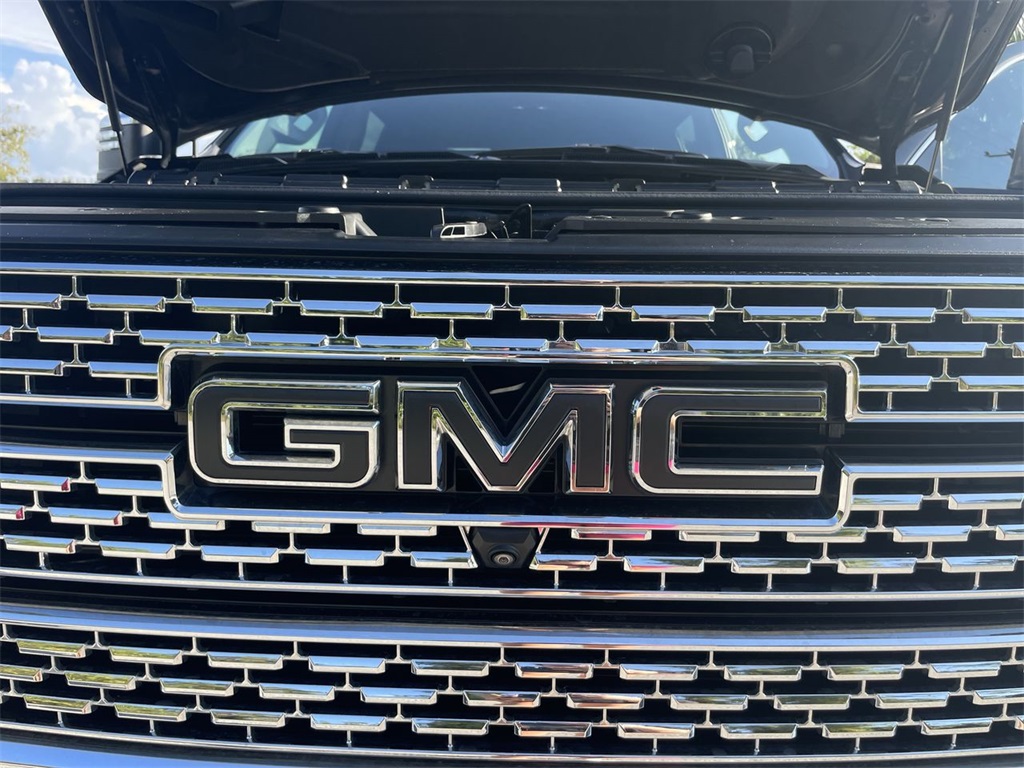 2022 GMC Sierra 2500HD Denali Image 33 of 39