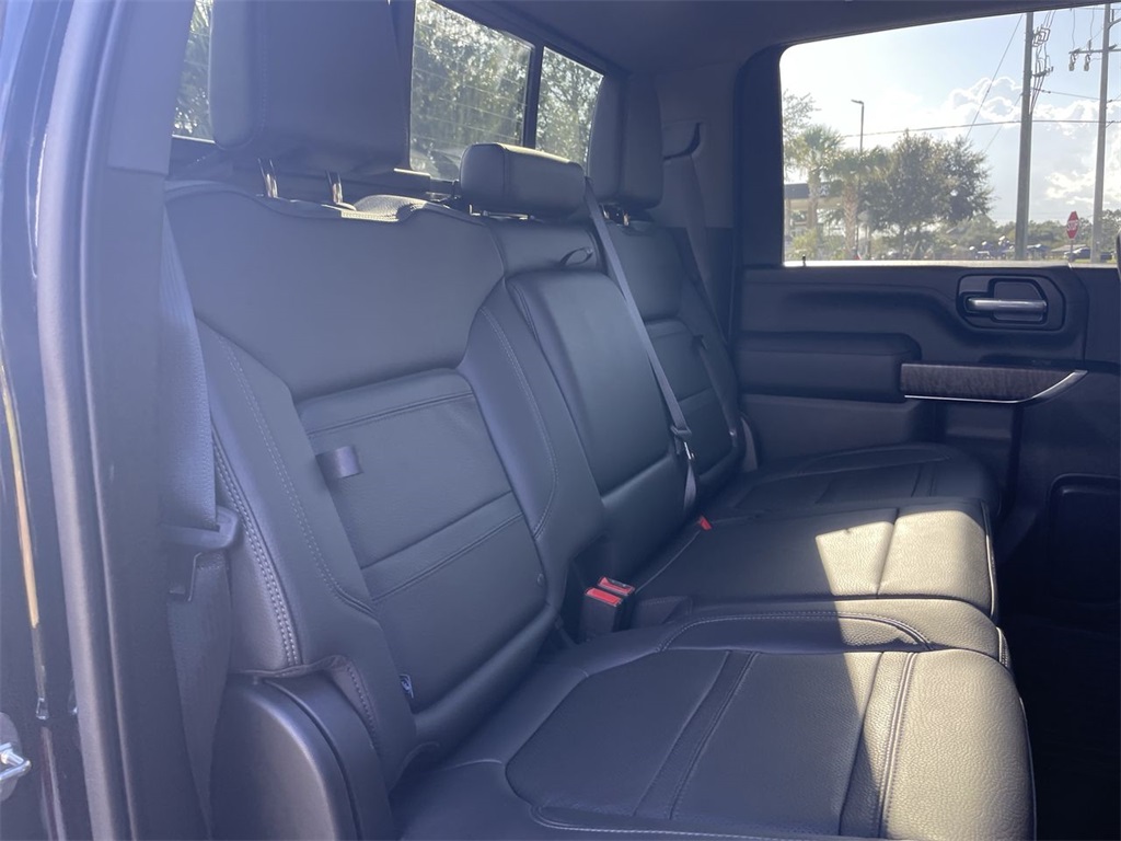 2022 GMC Sierra 2500HD Denali Image 13 of 39