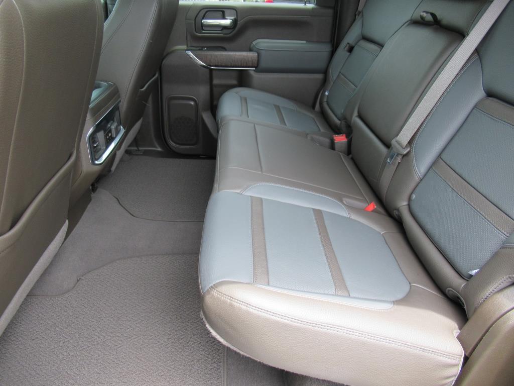 2022 GMC Sierra 2500HD Denali Image 12 of 34