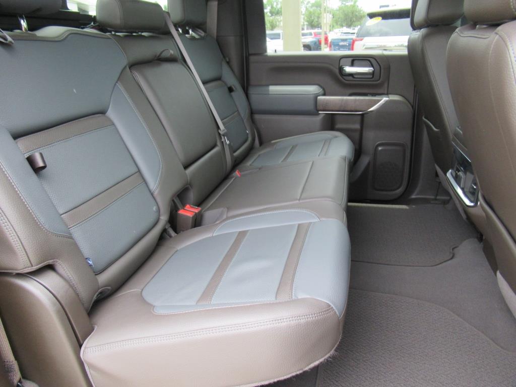 2022 GMC Sierra 2500HD Denali Image 9 of 34